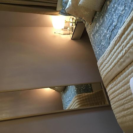 Leafy Suburban Bed And Breakfast ノースウッド エクステリア 写真